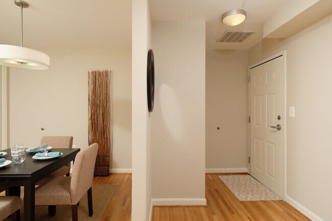 Foto del edificio - 1308 Clifton St NW