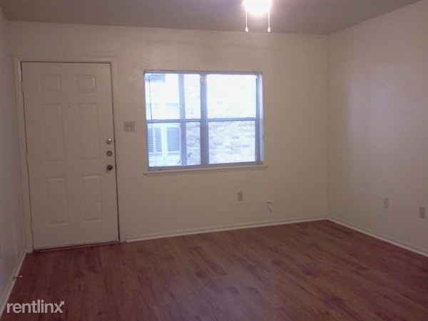 Building Photo - 413 Nagle St
