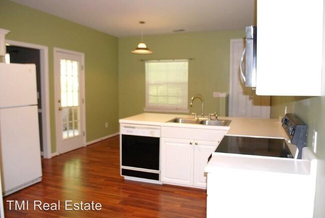Building Photo - 160 Stratford Cir
