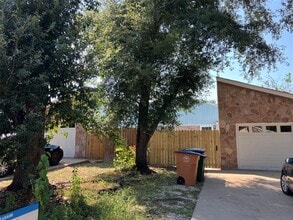Building Photo - 915 Sirocco Dr