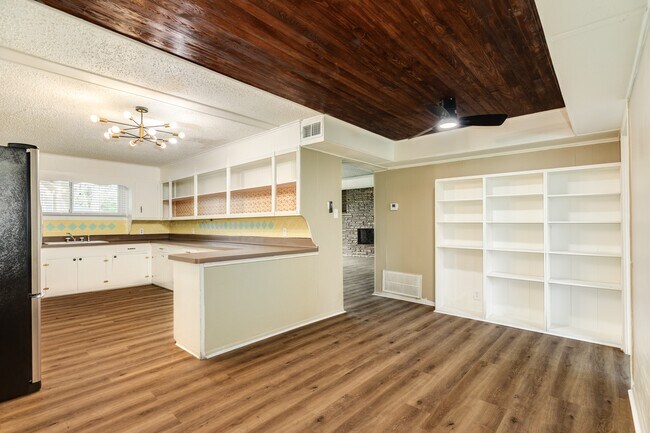 Foto del edificio - 159 Oak Dr