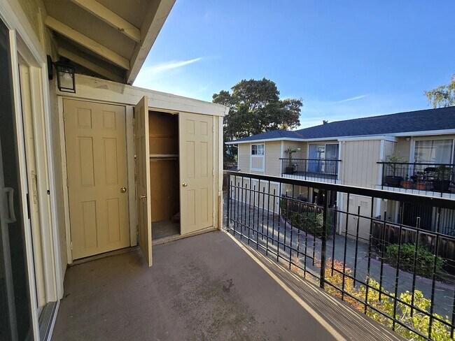 Building Photo - 14583 Doolittle Dr