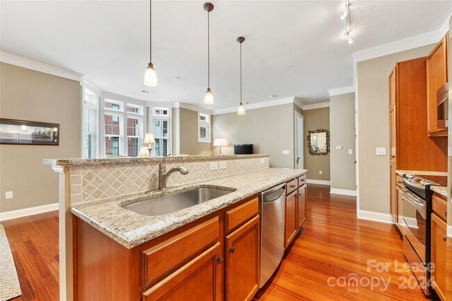 Foto del edificio - 2810 Selwyn Ave