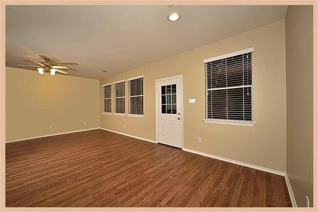 Building Photo - 43 Blue Creek Pl