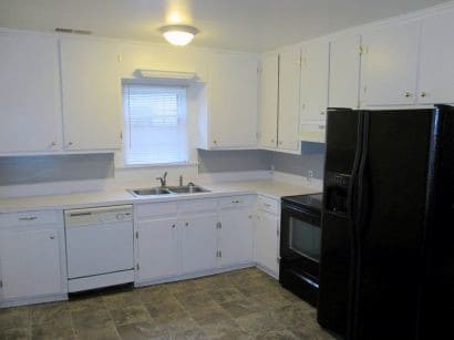 Building Photo - 142 Hammond Ave