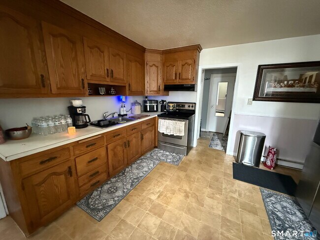 Building Photo - 381 Ellis St