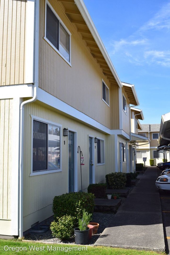 333 S 9th St, Coos Bay, OR 97420 Room for Rent in Coos Bay, OR