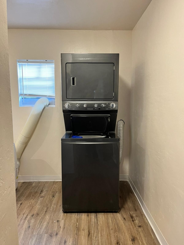 Building Photo - 4101 Malaga Ct SE