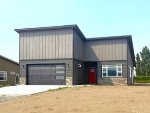 Building Photo - 414 Lolly Ln
