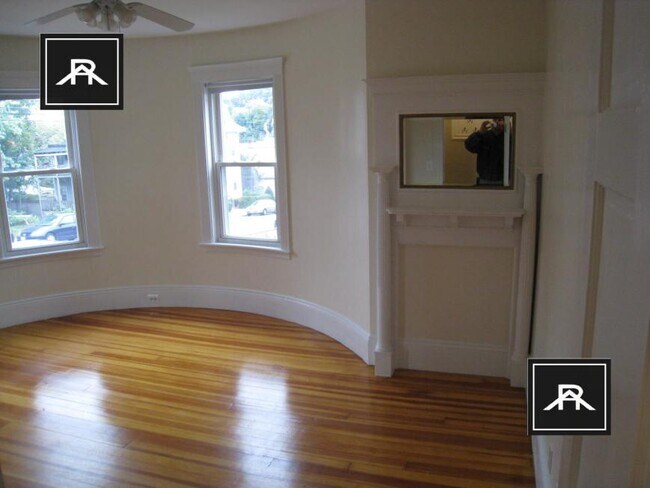 Foto del edificio - 3 bedroom in Brighton MA 02135