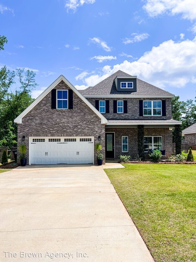 Primary Photo - 4 br, 3.5 bath House - 2109 Sherwood Dr.