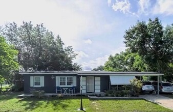 Building Photo - 975 N Village Dr