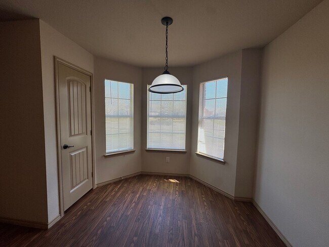 Foto del edificio - 3011 Lake Side Dr