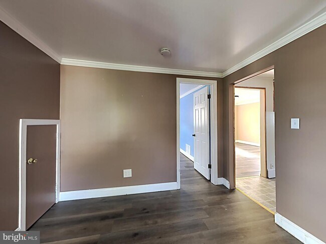 Building Photo - 105 Springhouse Rd