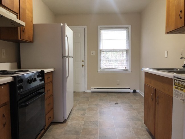 Building Photo - 3101 Girard Ct