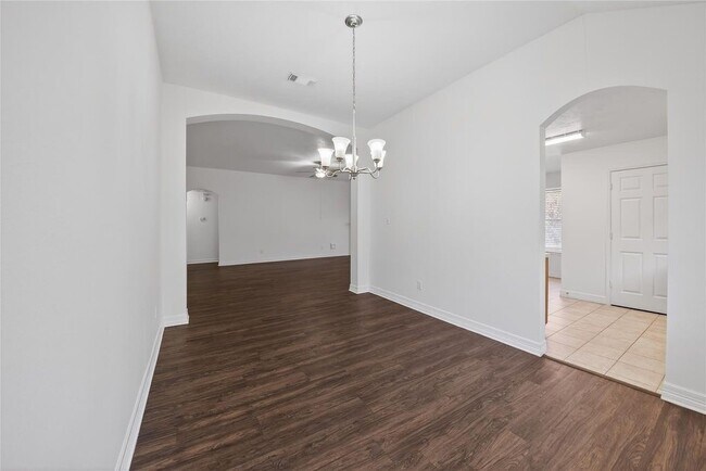 Building Photo - 16122 Cypress Point Dr