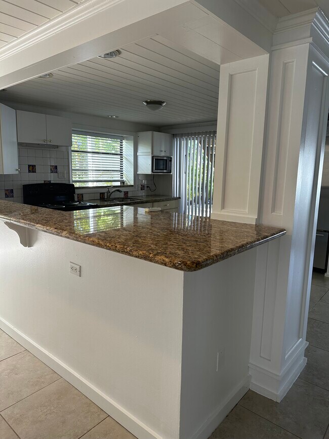 Building Photo - 144 Palermo Dr