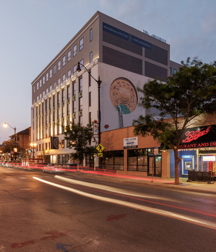 Primary Photo - 3121 N Broadway