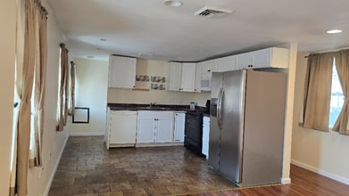 Building Photo - 244 N Water St