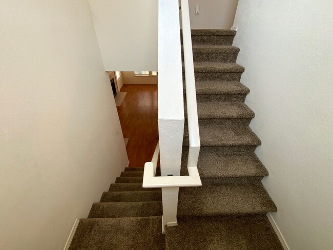 Foto del edificio - 3 Bedroom Home Available In Gated Communit...