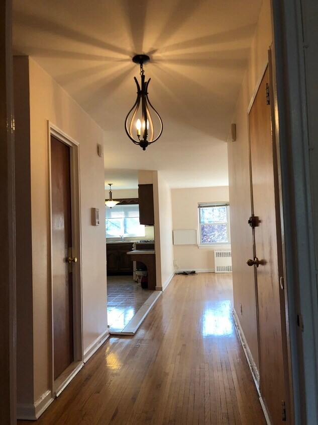 Primary Photo - 2123 42nd St
