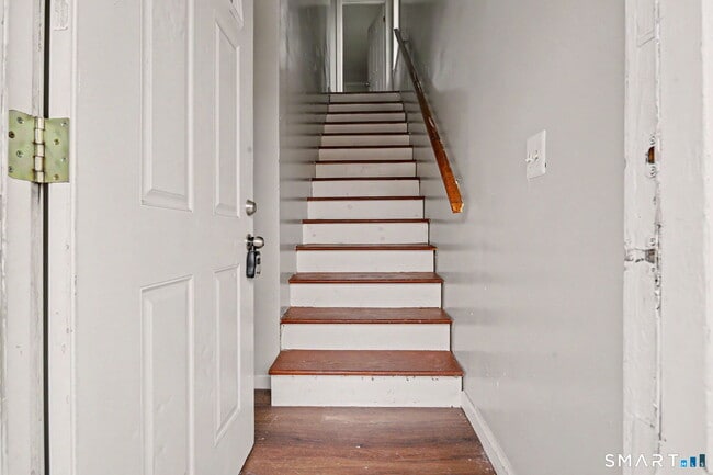 Foto del edificio - 143 Highland Ave