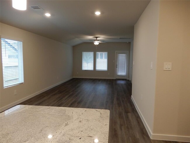 Foto del edificio - 1725 Cayden Oak Ln