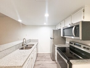 Building Photo - 80 W Maryland Ave