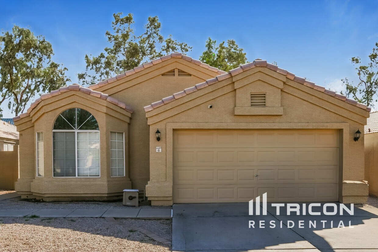 Foto principal - 525 N Val Vista Dr