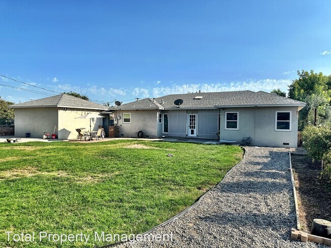Foto del edificio - 2 br, 2 bath House - 140 W. Terrace Dr.