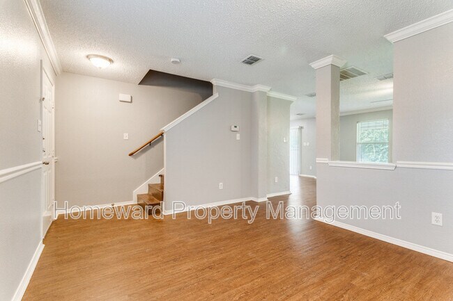 Foto del edificio - 9361 Sundial Dr