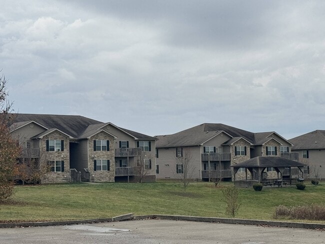 Building Photo - Twin Lakes Apartments