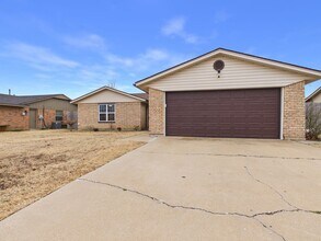 Building Photo - 5222 NW Ashby Ave