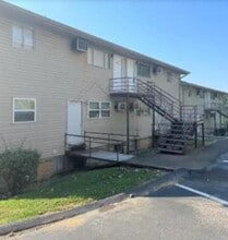 Building Photo - 120 Wolfe St