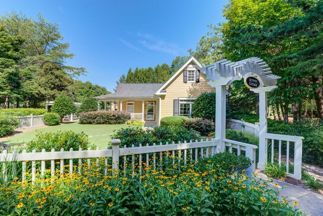 Building Photo - Hamptons at East Cobb