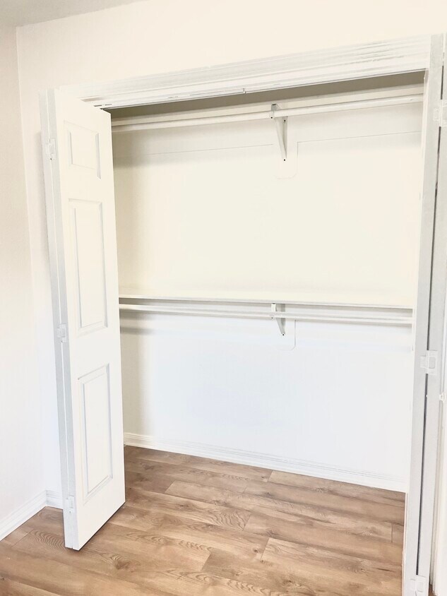 Master closet - 2024 Jean St