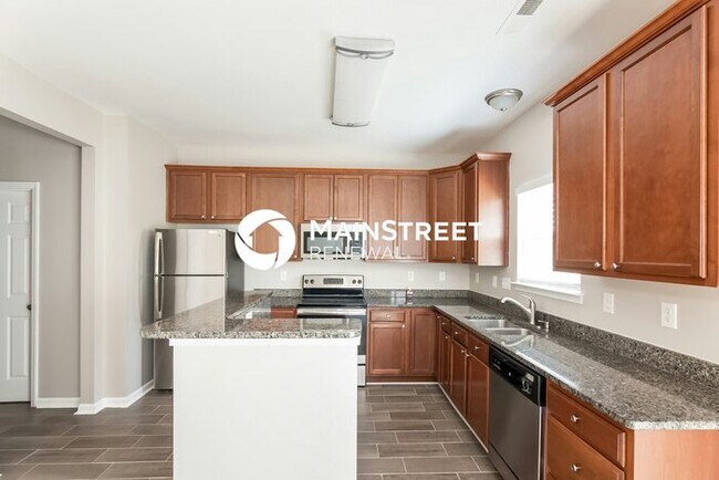 Foto del edificio - 4 Bedroom Pet-Friendly Home in Charlotte, NC with Main Street Renewal