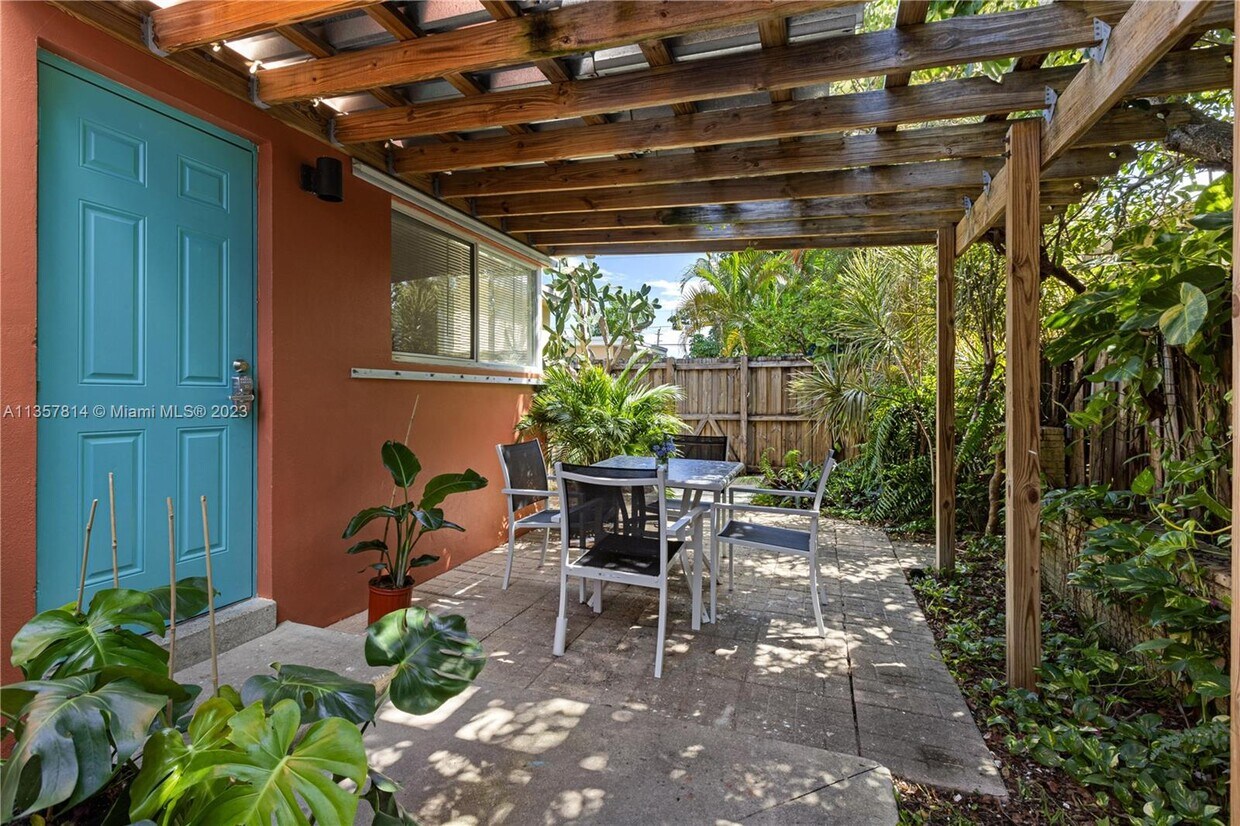 Foto principal - 1304 NE 11th St