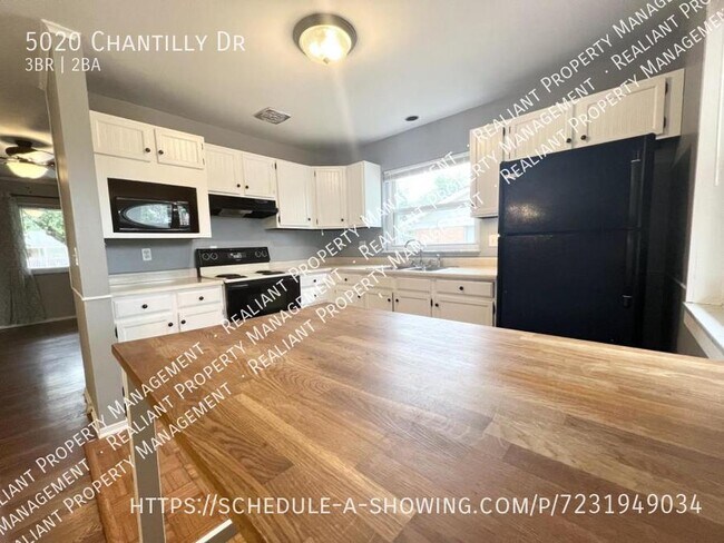 Building Photo - 5020 Chantilly Dr.