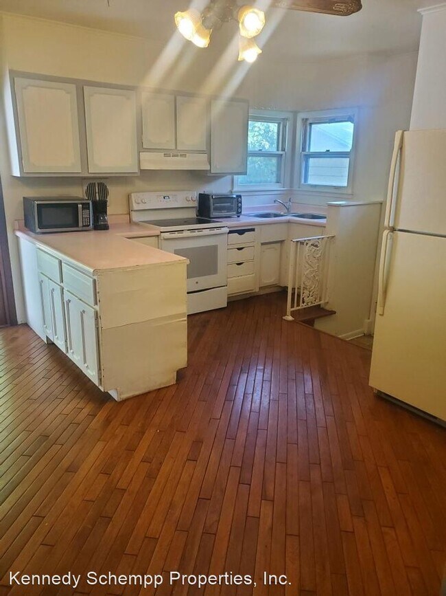 Building Photo - 2 br, 1 bath House - 2240 S Lowell Street