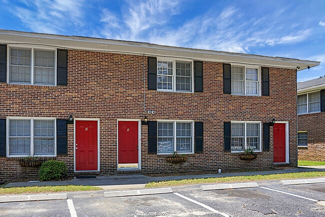 Building Photo - Miles Landing