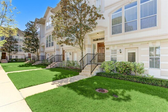 Building Photo - 1735 French Village Dr