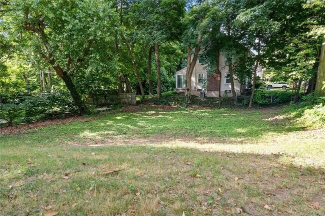 Building Photo - 425 Highland Ave