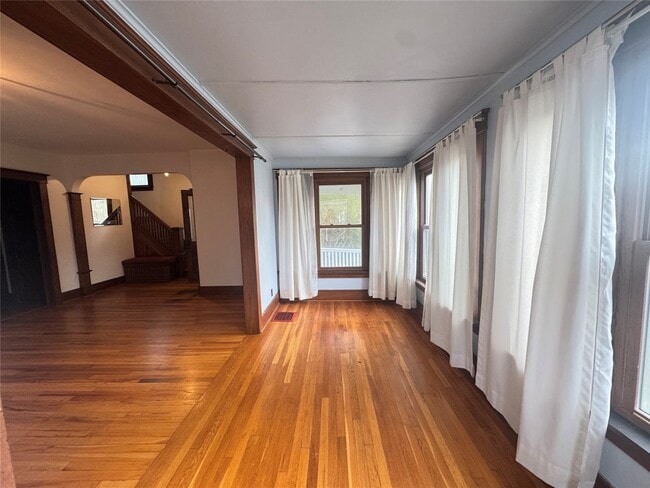 Building Photo - 54 Lathrop Ave