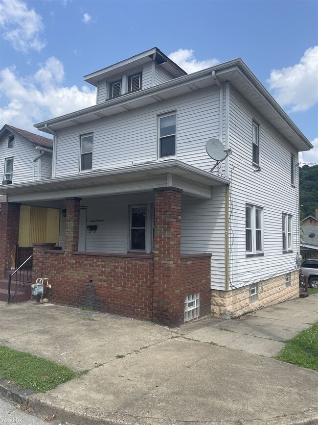 Building Photo - 4 br, 1.5 bath House - 1600 2nd Avenue