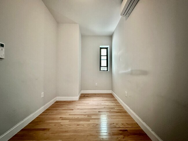 Foto del edificio - 29 W 12th St