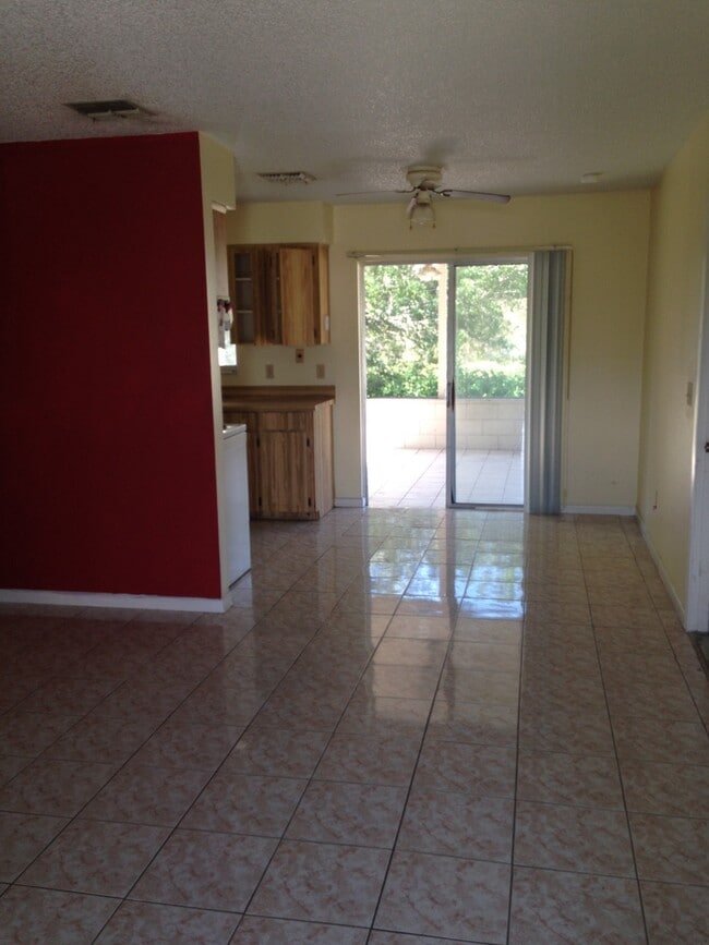 Building Photo - 394 Champlain Dr