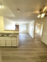 Building Photo - 926 W 85th St