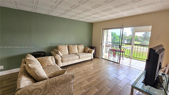 Foto del edificio - 6020 NW 44th Street 407, Lauderhill, FL 33319