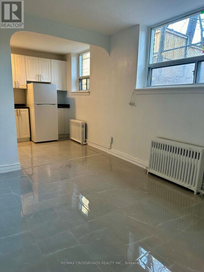 Photo du bâtiment - 2770-2770 Yonge St